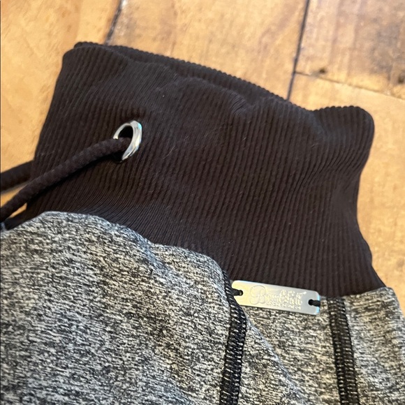 Bombshell Sportswear Black and Gray Sports Bra - Picture 4 of 4